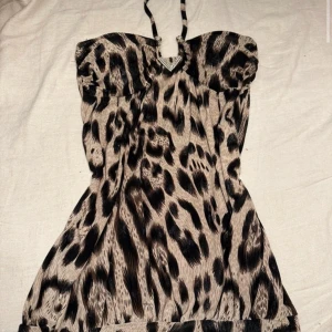 Topp - Super snygg leopard topp!