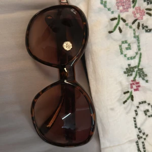 Solglasögon  - Kommer ej till användning längre 