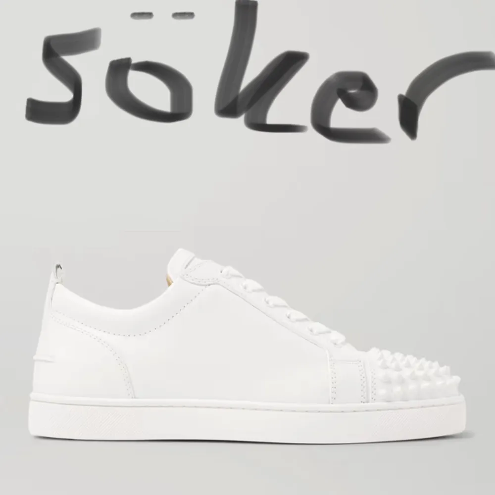 Söker Vita loubs i storlek 38-39. Ny skick, kan tänka mig att betala en del. Skor.