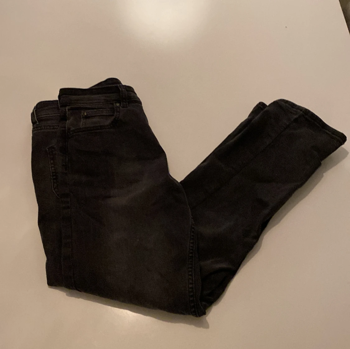 Gråa lewis jeans - 2