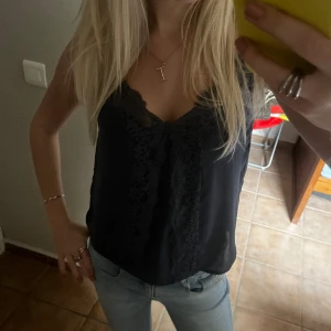 Linne - Såå fint blått linne med spetsdetaljer från HM💕🤗