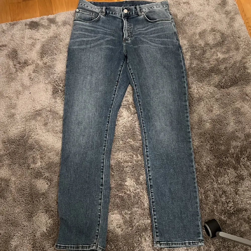 Snygga jeans med Regular fit. Storlek 32/32. Jeans & Byxor.