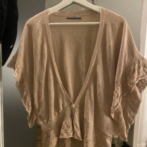 Beige kofta!  - Super söt beige kofta🪩🪩