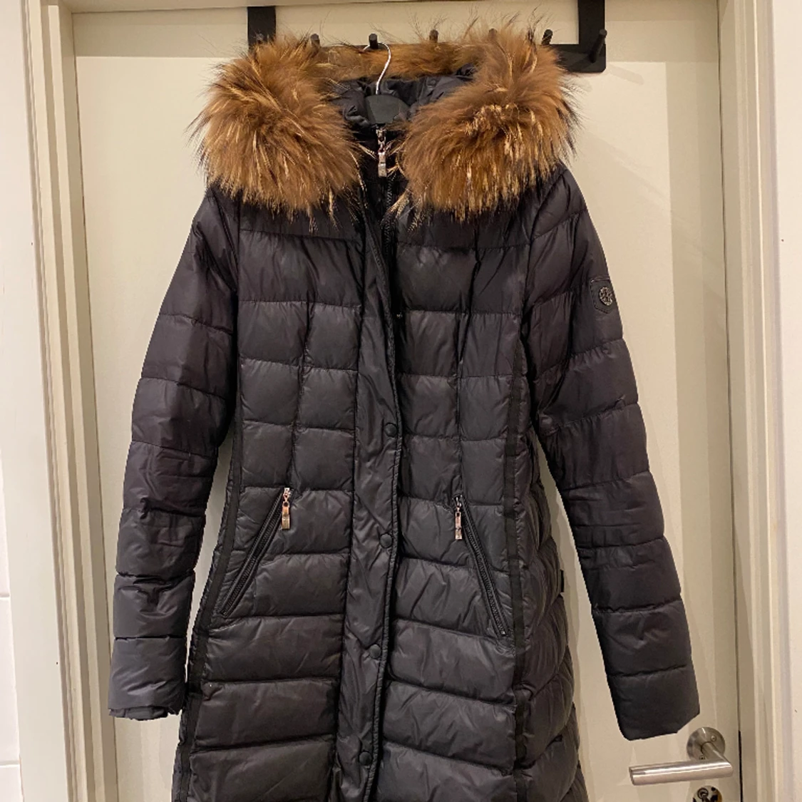 Hollies jacka med äkta päls 