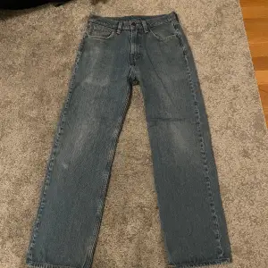 Asfeta baggy Levis jeans i storlek 28/32. Najs passform men lite för små i midjan för mig. Det är därför jag säljer dem. Skriv ifall du undrar något!