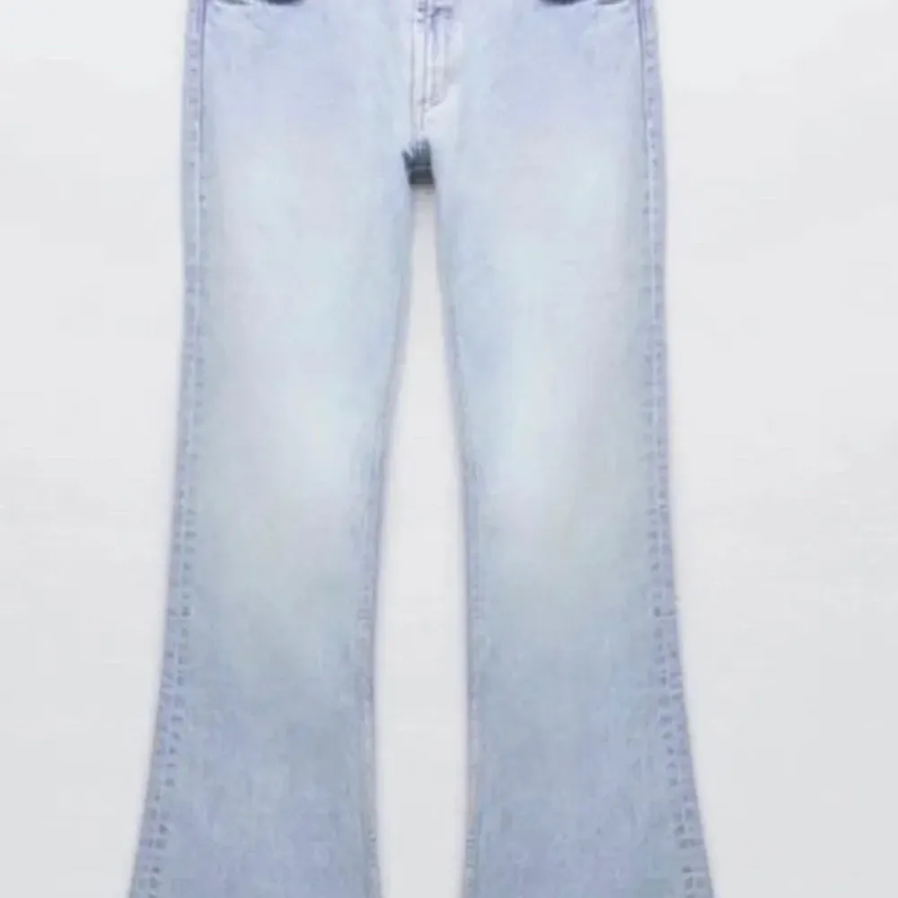 Snygga zara jeans som tyvärr inte kommer till andvändning. Jeans & Byxor.