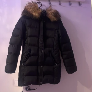 Polo club jacka - Säljer min jacka pga för liten den är storlek 130 finns att hämtas i bredsand i Sundsvall!