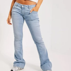 Nelly lowwaist jeans - Endast testade köpta här på plick, byter gärna mot str 34! 