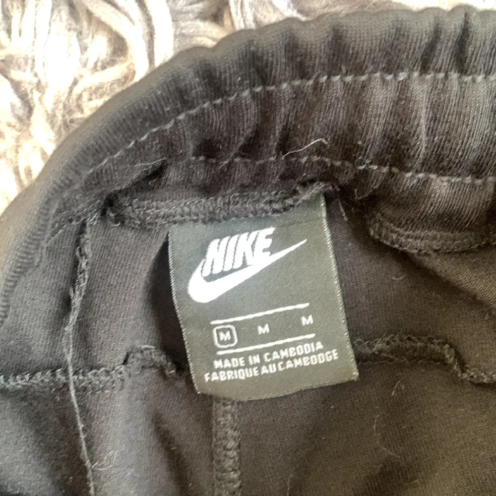 Nike tech knappt använda. Jeans & Byxor.