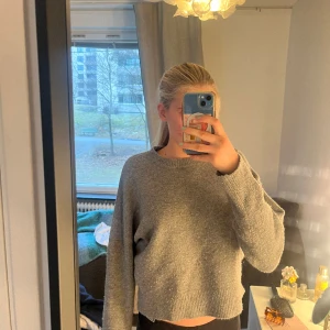 Stickad tröja - Grå stickad tröja från zara 