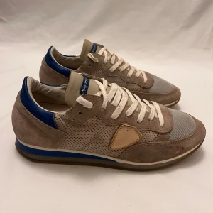 Philippe Model skor - Riktigt fräscha Philippe model i Storlek EU 40,5 | Nypris: 3160kr | Vårt pris: 300kr | Skick: 9/10  Philippe model dustbag medföljer Skicka gärna bud 