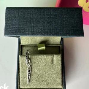 L8 hasselblad - Örhänge