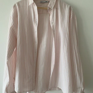 Rosa skjorta - Rosa randig skjorta, superfin till våren och sommaren🌸