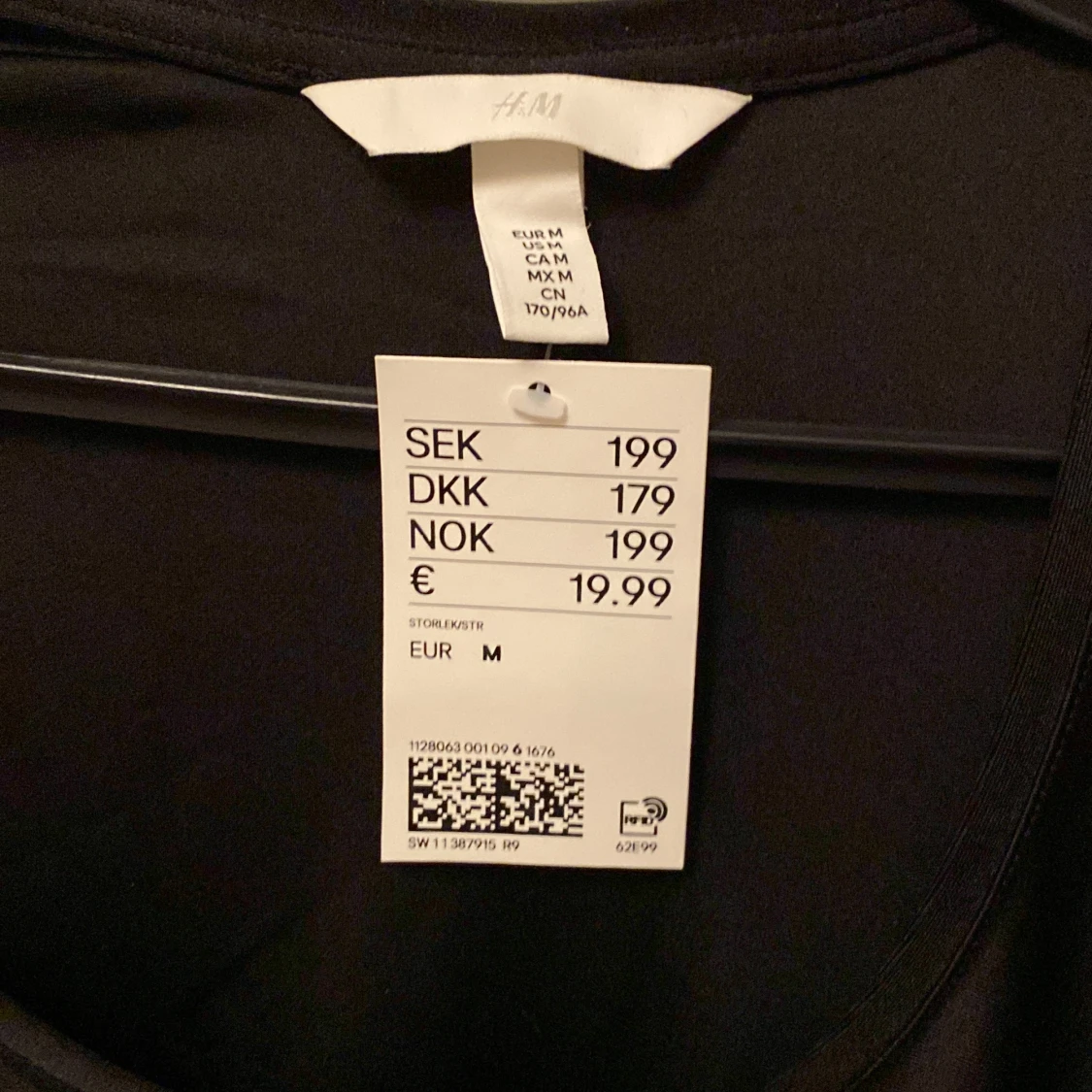 Svart tajt klänning, hm - 90