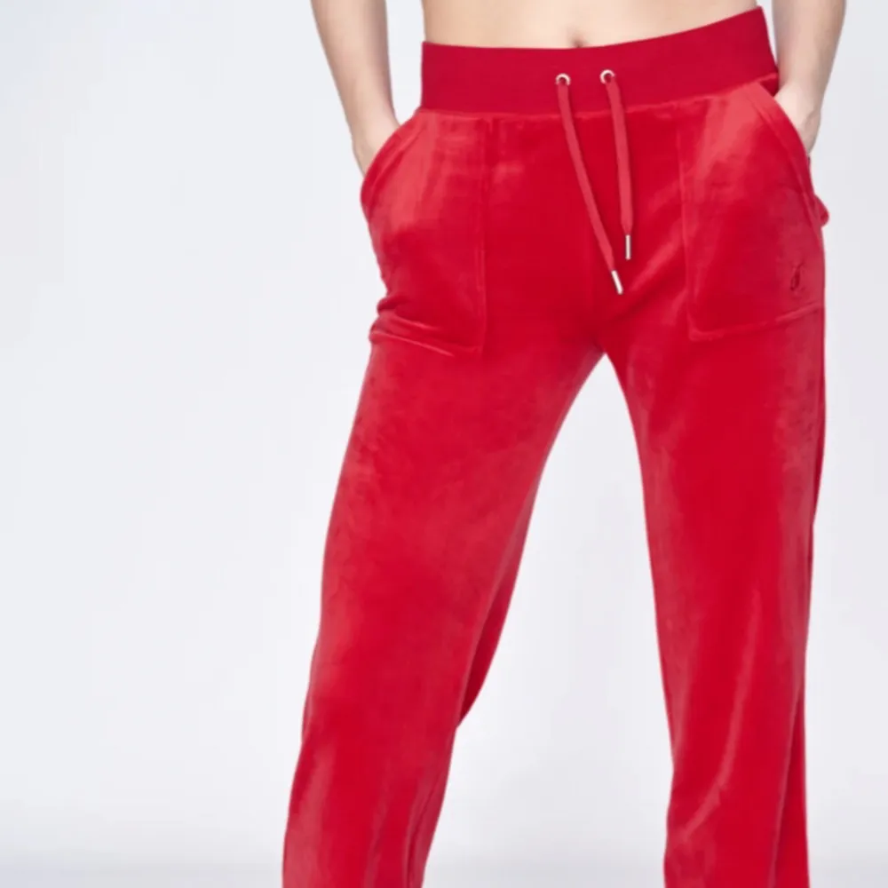 Intresse koll på mina röda juicy couture byxor!. Jeans & Byxor.