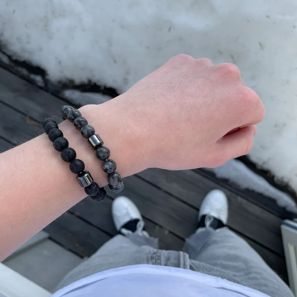 Grisch marmor armband som ger dig en snygg minimalistisk look! - Finns i andra färger som grå, brun, vit m.m! - 79kr, eller köp 2 för 119kr!. Accessoarer.