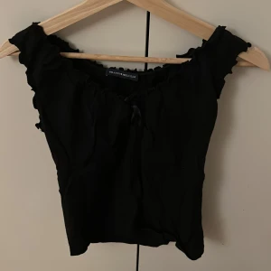 Brandy Melville linne - Säljer denna då jag ej får användning för den längre:)🩵