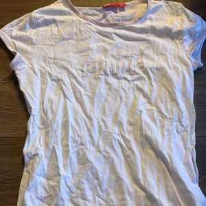 En fin tröja från puma stolek S  - Fin tröja  Från puma  Stolek s  Använd lite innan 
