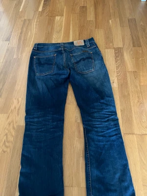 Nudie jeans - Tja! Säljer mina nudie jeans , W33 L32