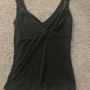 Y2k Linne - Fint linne med glitterdetaljer. 