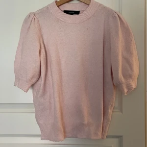 Tröja med trekvartsärm  - Tröja från Veromoda Fint skick  Storlek L men passar från S och uppåt 