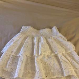 En gullig kjol från SRNHLT i storlek 146-152, aldrig använt 