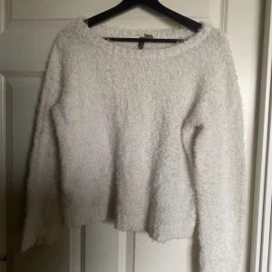 Stickad mys tröja  - Stickad mys tröja 