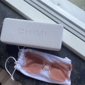 Chimi 07 rosa - Säljer för en vän!! Säljer dessa jättefina rosa chimis, de är knappast använde därmed väldigt bra skick