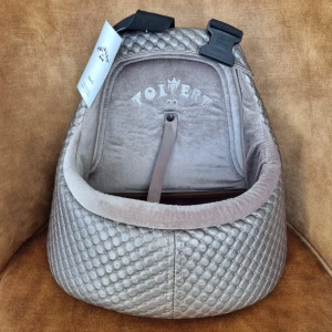 Bilbarnstol för en hund - Bilbarnstol för en hund för maximal säkerhet och komfort. Ny. Storlek upp till 3,5 kg