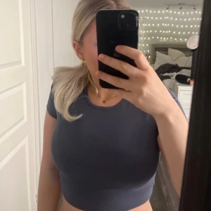 Blå t-shirt - Från Gina tricot, storlek XS 💕 helt ny med prislapp!!