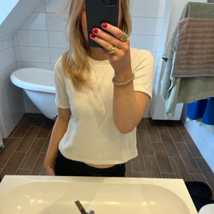 Zara top - Snygg topp från zara i tjockare material