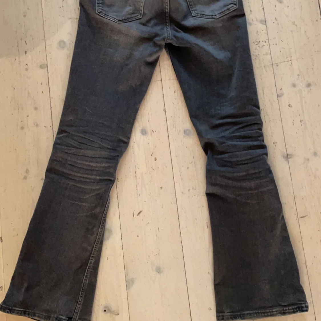 Mörk gråa jeans - 90