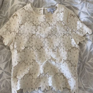 Vårtopp - Superfin vår eller sommartopp från &otherstories💗