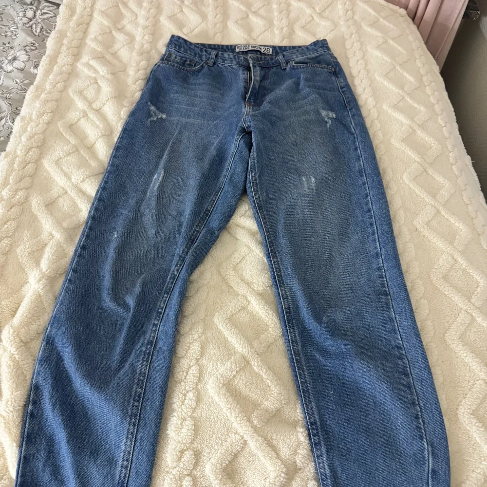 Använt några gånger men jag blivit korta på mig men annars jätte fina Jeans . Jeans & Byxor.