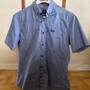Hugo boss skjorta aldrig använd ny pris 849kr 