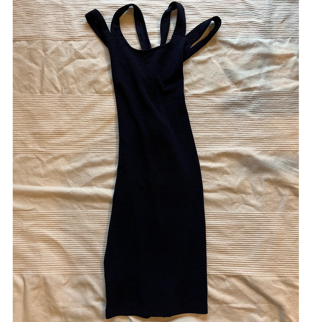 Mörkblå glittrig klänning