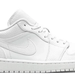 Air Jordan 1 tripple white low - Ganska slitna nypris 3k 