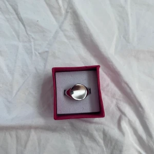 Olympia rings - Säljer denna jättefina justebara ring som tyvärr aldrig kommit till någon användning för mig🥰