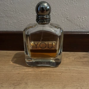 Stronger With You - Säljer nu min Stronger With You. Använt den i ca. 1 år. Säljer den för att jag vill få bort några parfymer. Ca. 30-35 ml kvar. Nypris 1300 kr, jag säljer för 400 kr. Har tyvärr inte förpackningen.