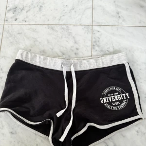 Short - Sköna short i 100% bomull, fint skick 