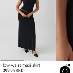 Skitsnygg kjol som är perfektn nu till sommaren. Aldrig använd och i strl xs. Jag är 169 och den passar bra..Skriv för egna bilder 🤗🤗