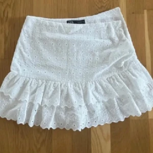 Zara kjol  - Volangkjol från zara❤️ bra skick! 