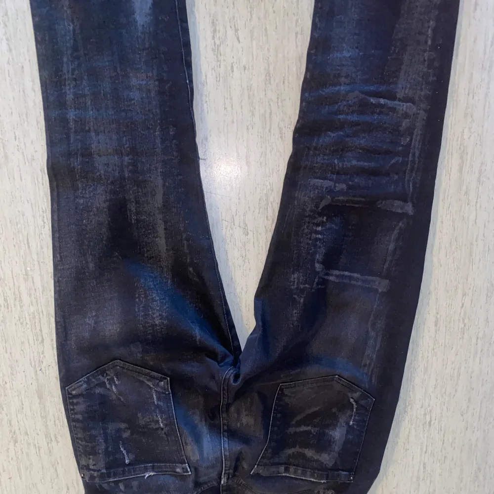 Dsq2 jeans äkta i storlek 52. Jeans & Byxor.