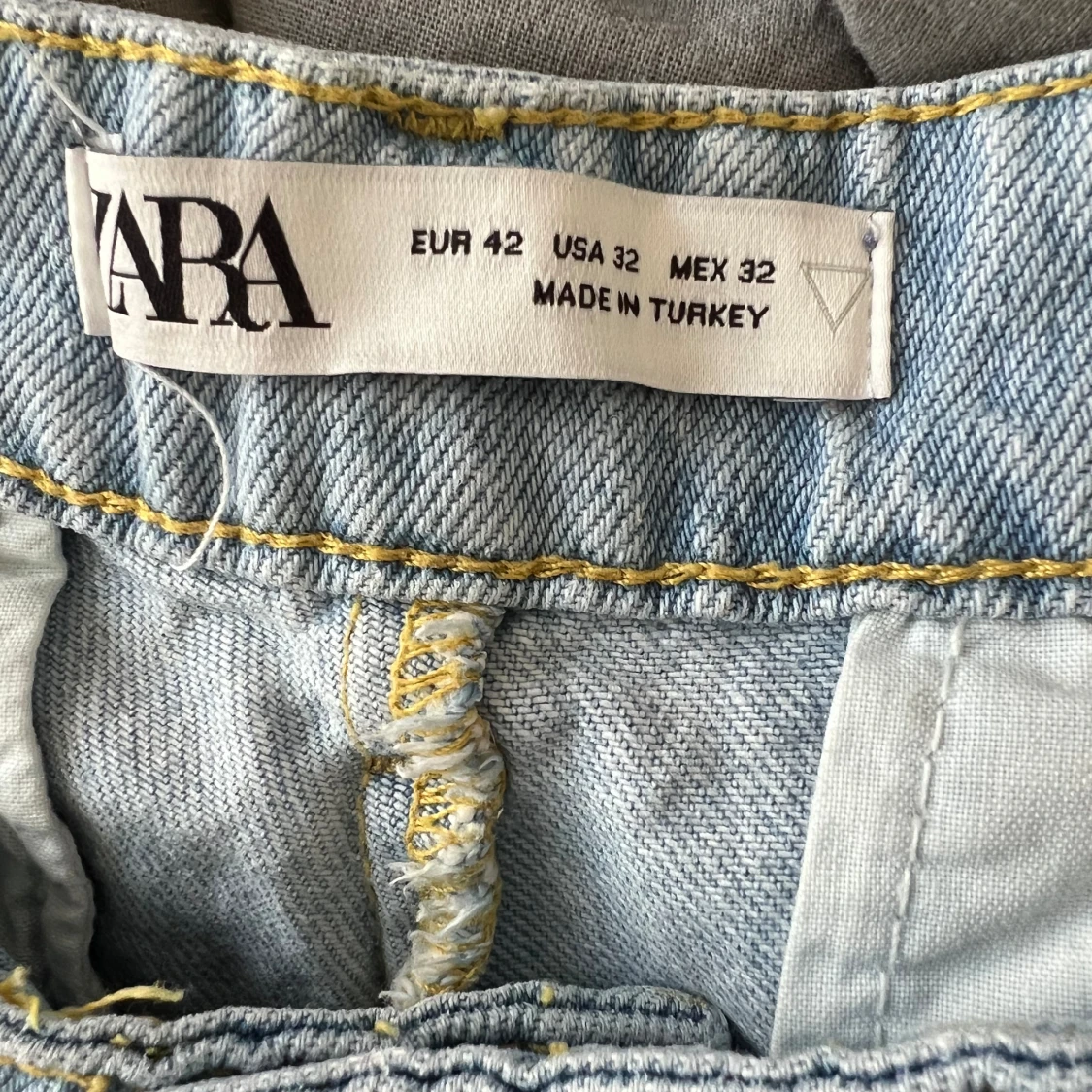 Zara jeans - 90
