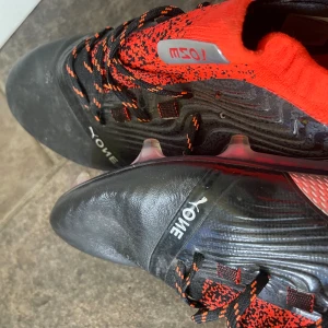 Puma Fotbollsskor läder - Bra skick och väldigt sköna. Passar väldigt bra på foten och är knappast använda. Pris och fler bilder kan diskuteras