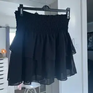 Chelsea kjol i fint skick, används inte och därav säljs den