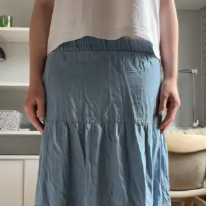 Så cool och unik jeanskjol!!!💟 Fick dela upp den i två bilder!!