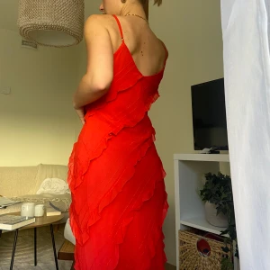 Röd maxiklänning - Använd en gång, strl S/38 från Princess Polly❣️