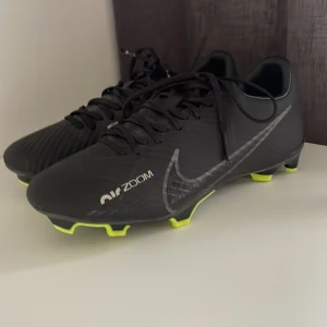 Nike Air Zoom fotbollsskor - Lite använda några månader innan dem blev för små för mig.  
