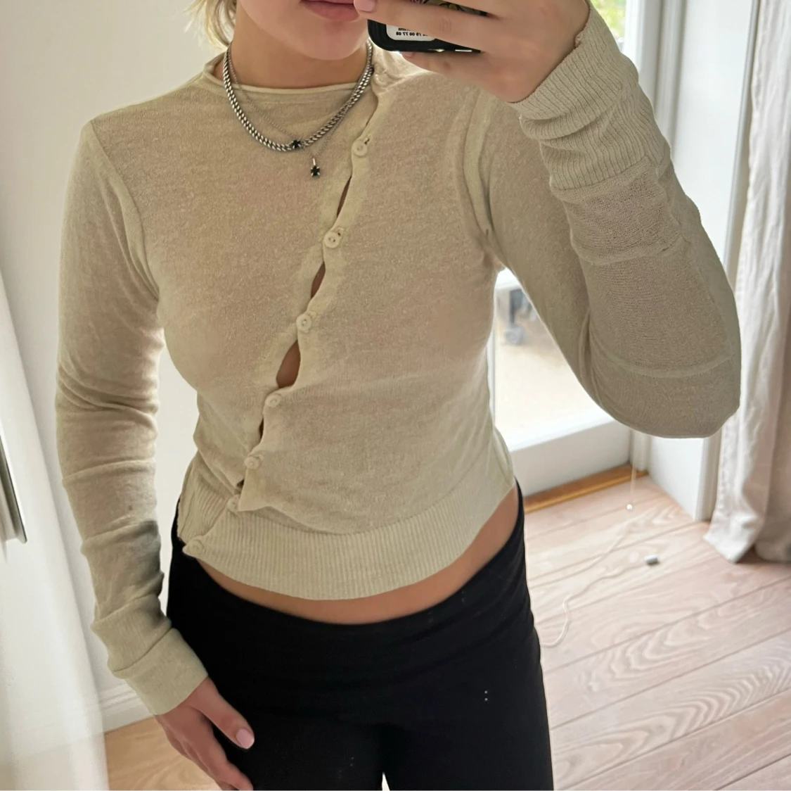 Stickad topp med knappar - 90